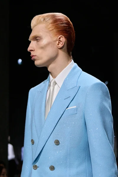 Look 90